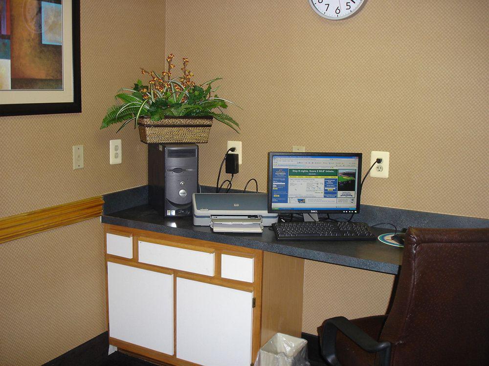 Holiday Inn Express Edgewood-Aberdeen-Bel Air Facilities photo